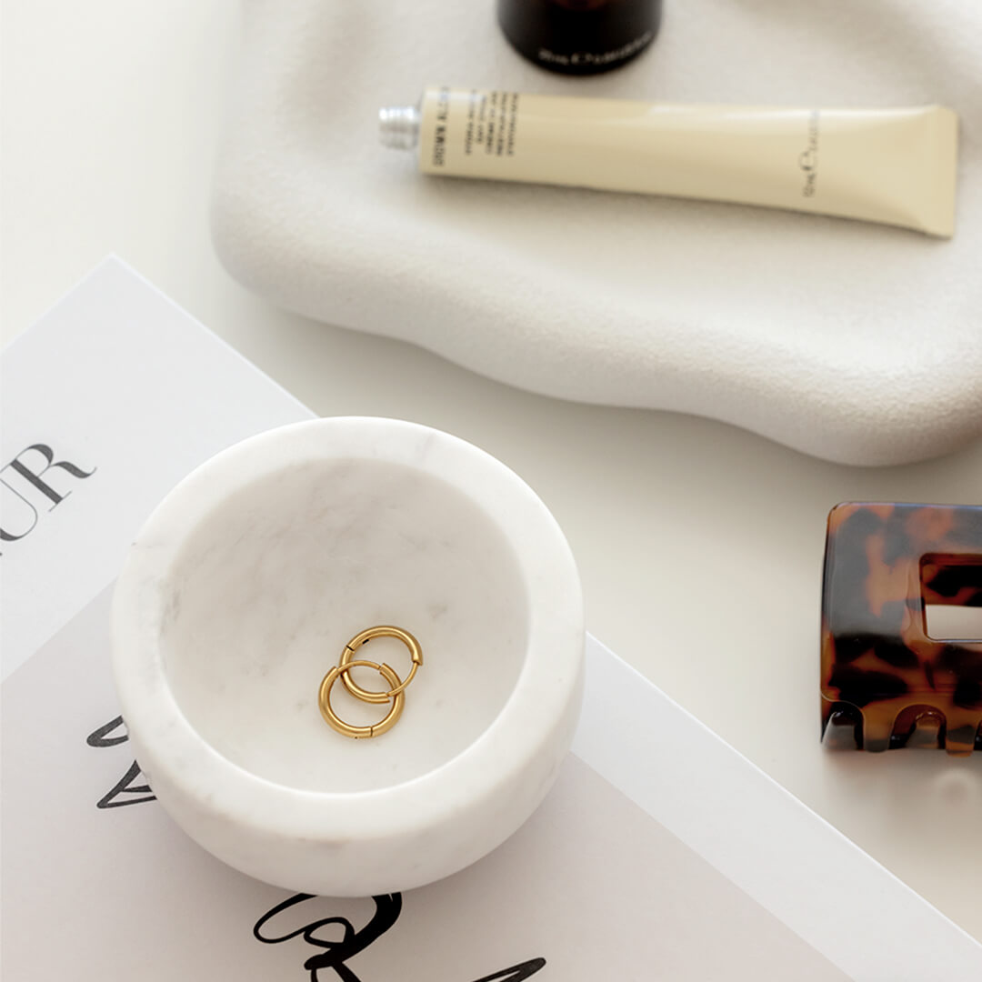 Maya Huggie Earrings - Gold