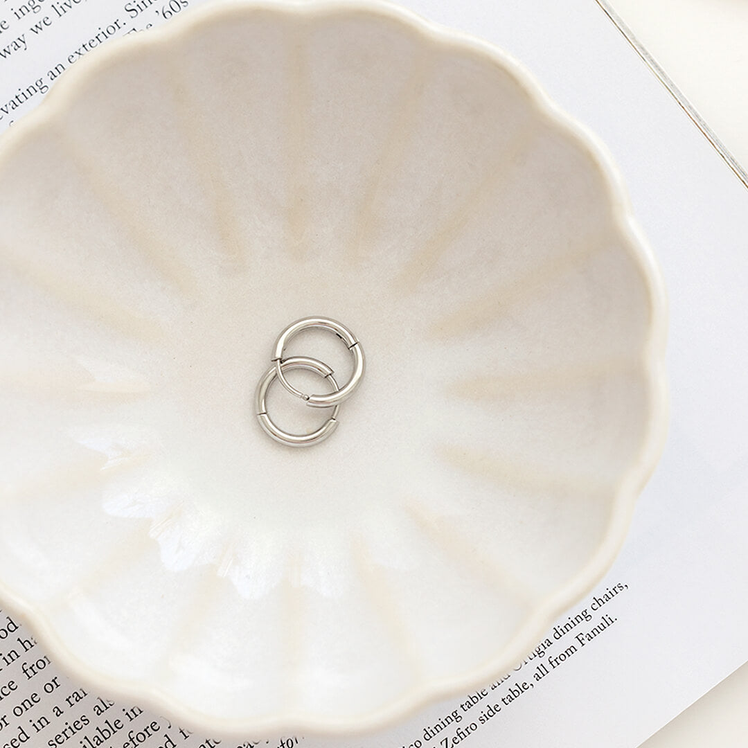 Maya Huggie Earrings - Silver